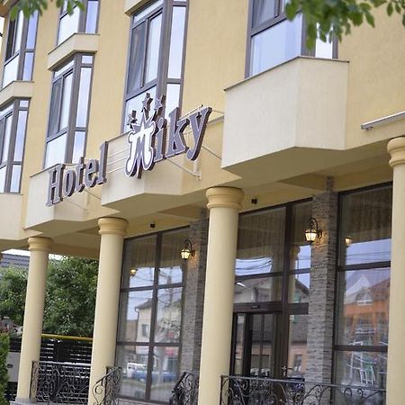 Hotel Miky Arad Esterno foto
