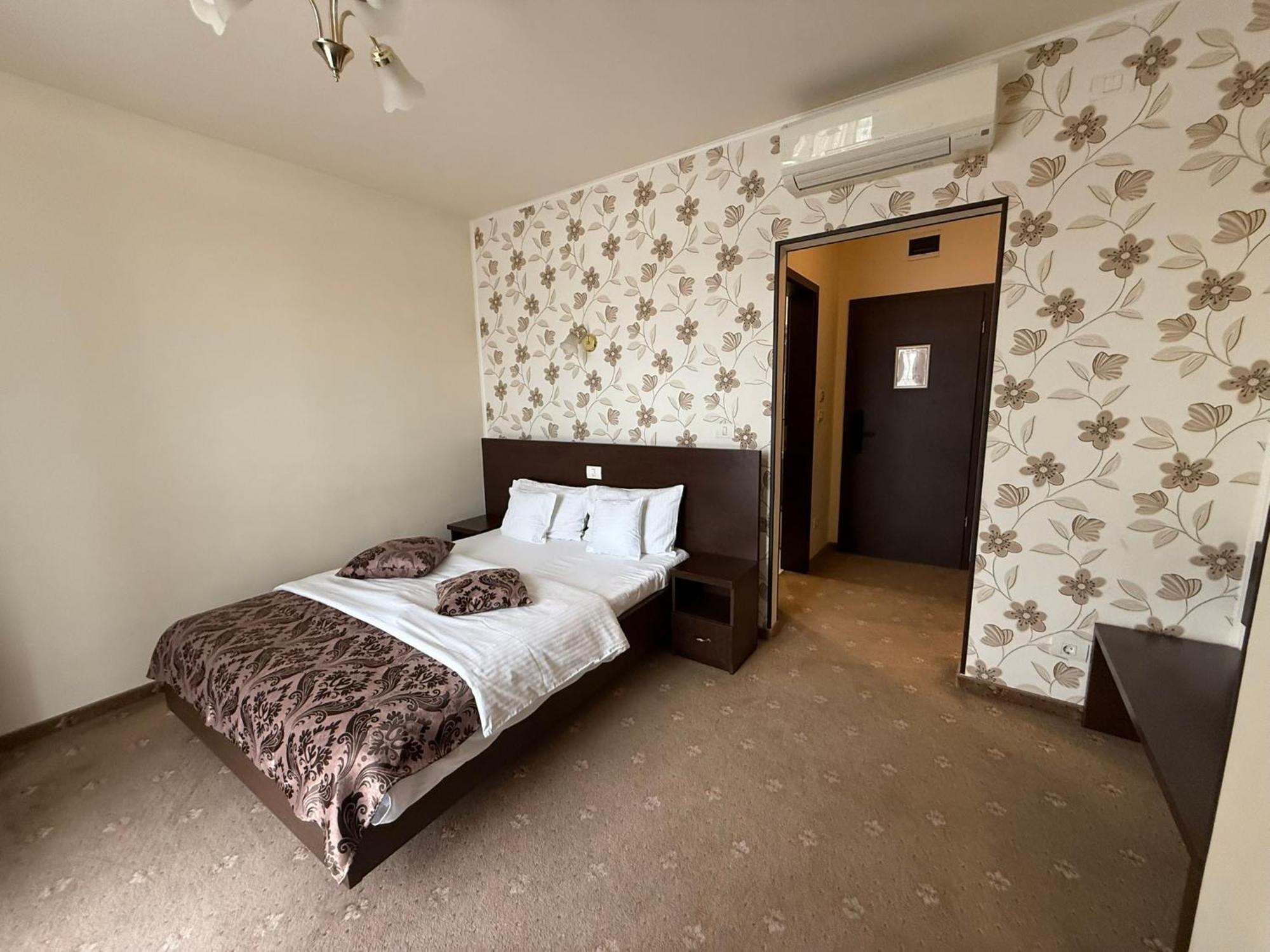 Hotel Miky Arad Esterno foto