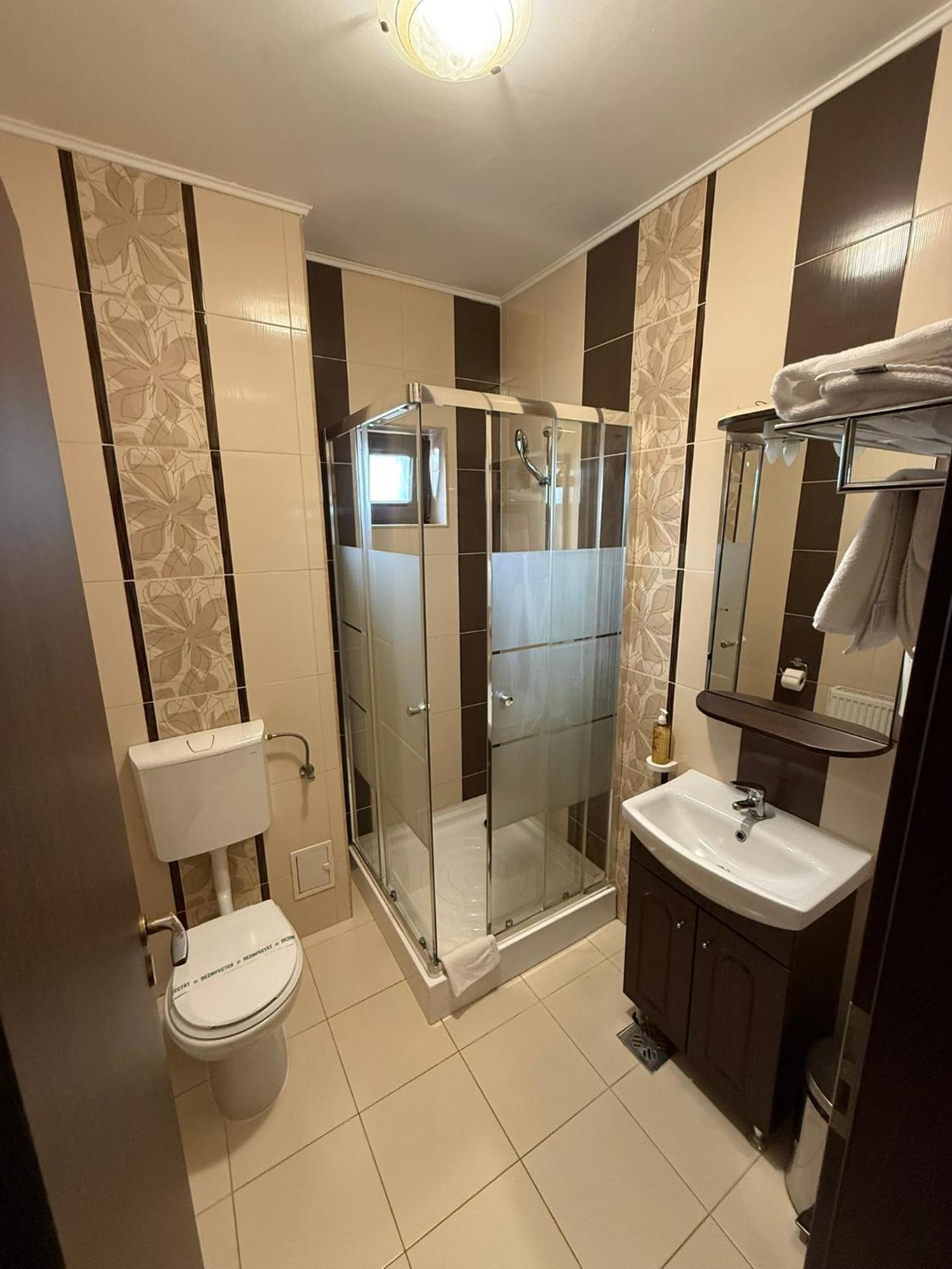 Hotel Miky Arad Esterno foto